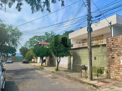 Casa, 4 quartos, 200 m² - Foto 1