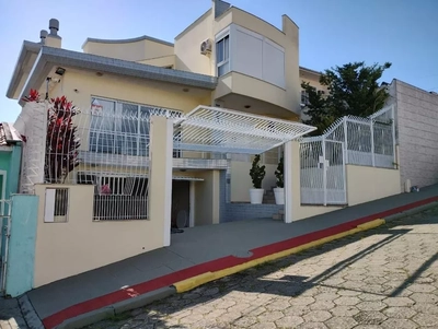 Casa, 3 quartos, 334 m² - Foto 1