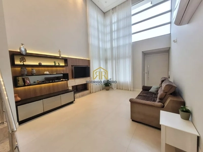 Casa, 4 quartos, 256 m² - Foto 1