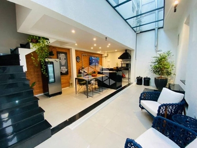 Casa, 4 quartos, 256 m² - Foto 1