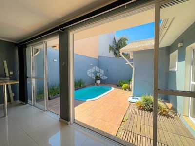 Casa, 2 quartos, 178 m² - Foto 1