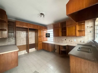 Casa, 3 quartos, 242 m² - Foto 3