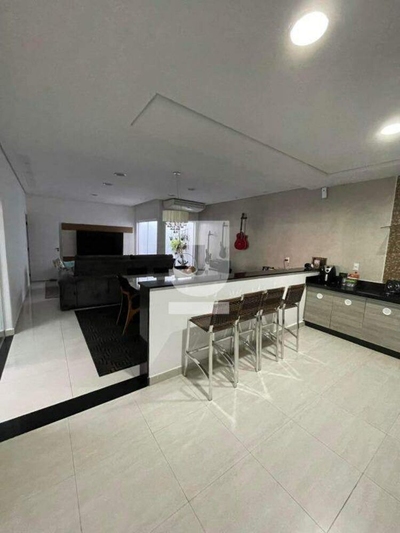 Casa, 3 quartos, 300 m² - Foto 2