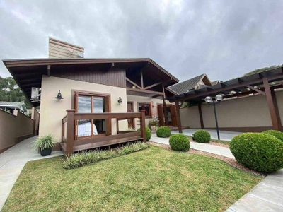 Casa, 4 quartos, 210 m² - Foto 1