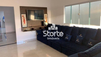 Casa, 4 quartos, 180 m² - Foto 1