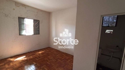 Casa, 2 quartos, 200 m² - Foto 1