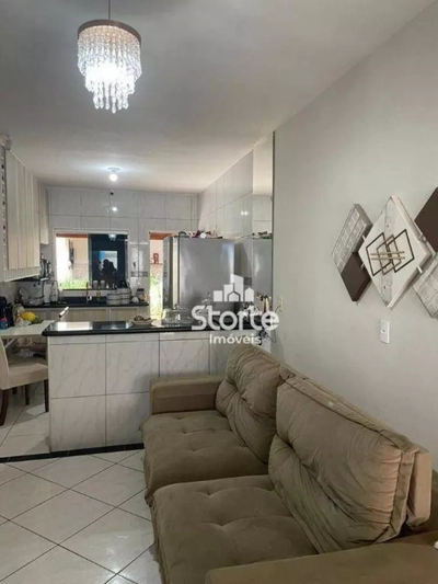 Casa, 3 quartos, 198 m² - Foto 2