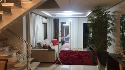 Casa, 3 quartos, 233 m² - Foto 1