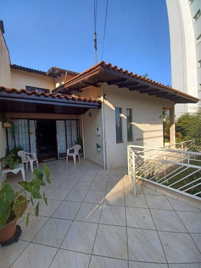 Casa, 2 quartos, 253 m² - Foto 1