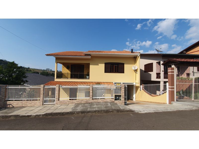 Casa, 4 quartos, 250 m² - Foto 1