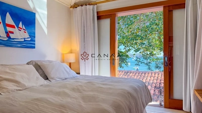 Casa, 6 quartos, 330 m² - Foto 1