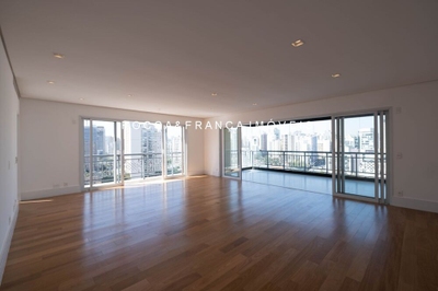 Apartamento, 3 quartos, 275 m² - Foto 1