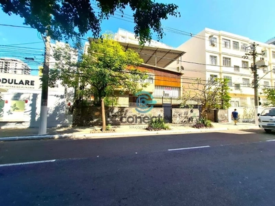 Casa, 4 quartos, 240 m² - Foto 1