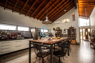 Casa, 2 quartos, 240 m² - Foto 1