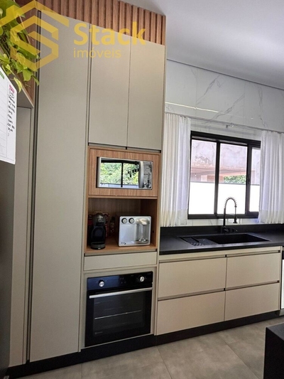 Casa, 4 quartos, 256 m² - Foto 2