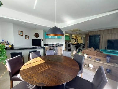 Cobertura, 3 quartos, 199 m² - Foto 2