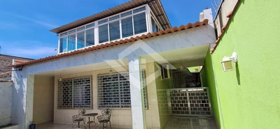 Casa, 3 quartos, 250 m² - Foto 1