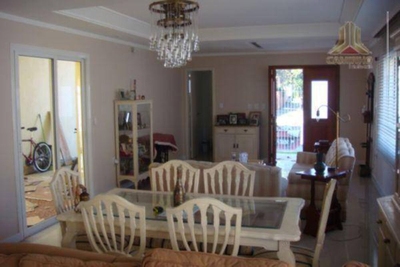 Casa, 4 quartos, 230 m² - Foto 1