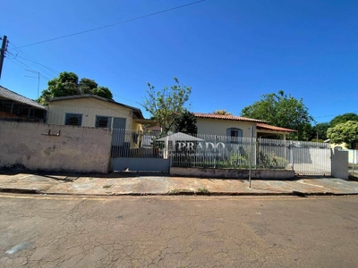 Casa, 6 quartos, 220 m² - Foto 1