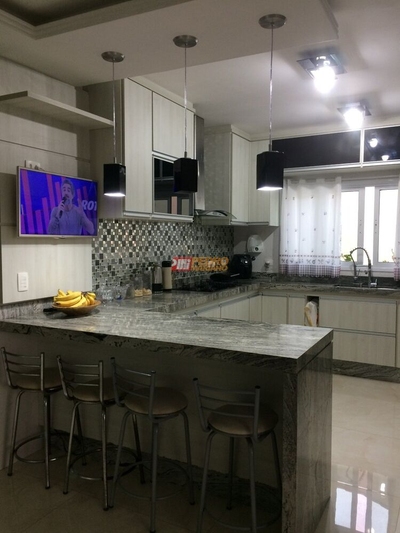 Sobrado, 3 quartos, 355 m² - Foto 1