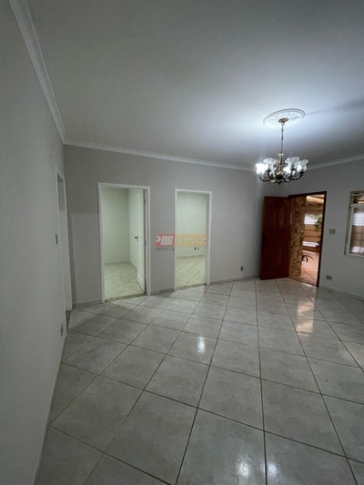 Casa, 4 quartos, 257 m² - Foto 1