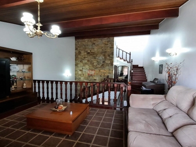 Sobrado, 3 quartos, 242 m² - Foto 1