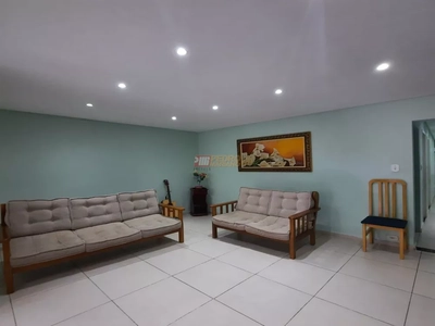 Sobrado, 4 quartos, 251 m² - Foto 1