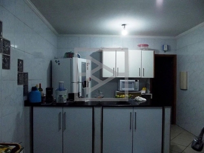 Casa, 4 quartos, 165 m² - Foto 1