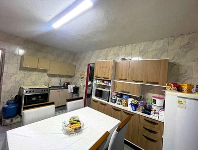 Casa, 4 quartos, 220 m² - Foto 2