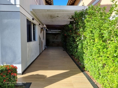 Casa, 4 quartos, 214 m² - Foto 1