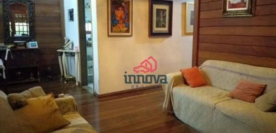 Casa, 6 quartos, 220 m² - Foto 1