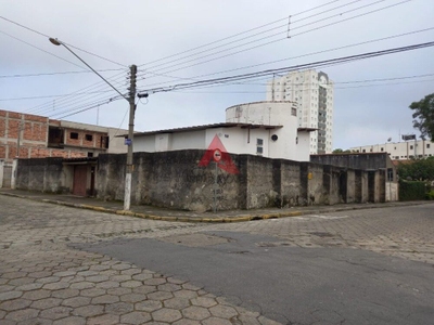 Casa, 4 quartos, 300 m² - Foto 1