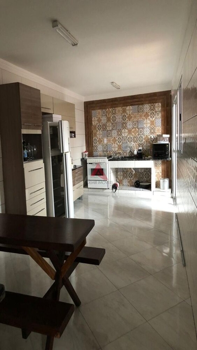 Casa, 5 quartos, 177 m² - Foto 1