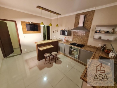 Casa, 4 quartos, 326 m² - Foto 1