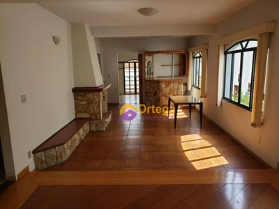 Sobrado, 5 quartos, 350 m² - Foto 1