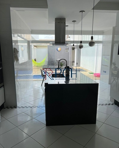 Casa, 3 quartos, 200 m² - Foto 4