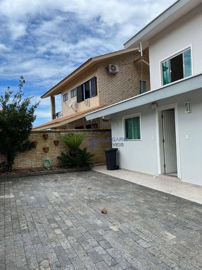 Sobrado, 6 quartos, 243 m² - Foto 2