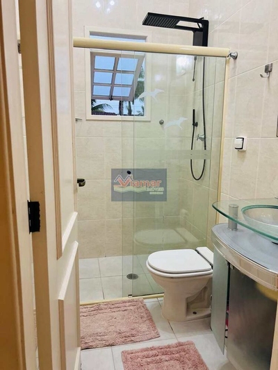 Casa, 6 quartos, 210 m² - Foto 2