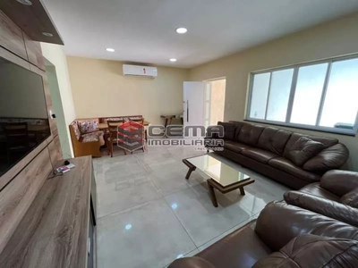 Casa, 4 quartos, 228 m² - Foto 2