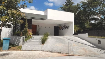 Casa, 4 quartos, 240 m² - Foto 1