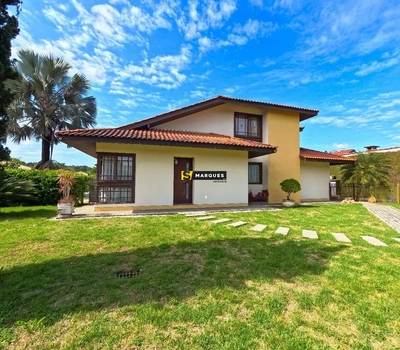 Casa, 3 quartos, 279 m² - Foto 1