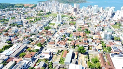 Casa, 4 quartos, 216 m² - Foto 1