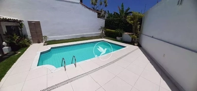 Casa, 5 quartos, 234 m² - Foto 1