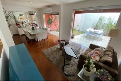 Casa, 5 quartos, 229 m² - Foto 1