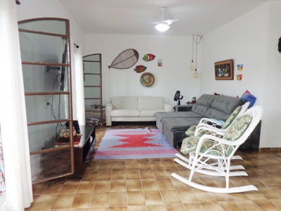 Casa, 4 quartos, 177 m² - Foto 1