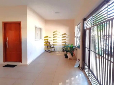 Casa, 3 quartos, 192 m² - Foto 1