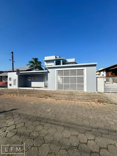 Casa, 3 quartos, 279 m² - Foto 1