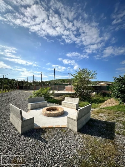 Sítio, 3 quartos, 21 m² - Foto 1