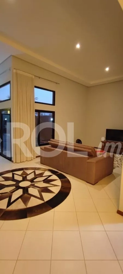 Casa, 3 quartos, 219 m² - Foto 2