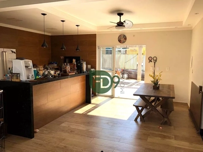 Casa, 3 quartos, 192 m² - Foto 2